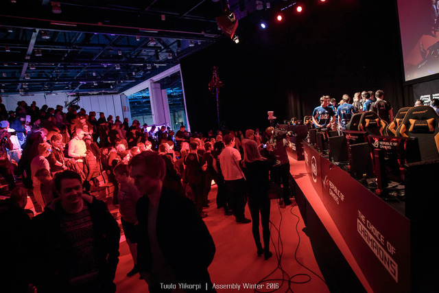 TuulaYlikorpi-ASMW16-8721.jpg by Lauantai
